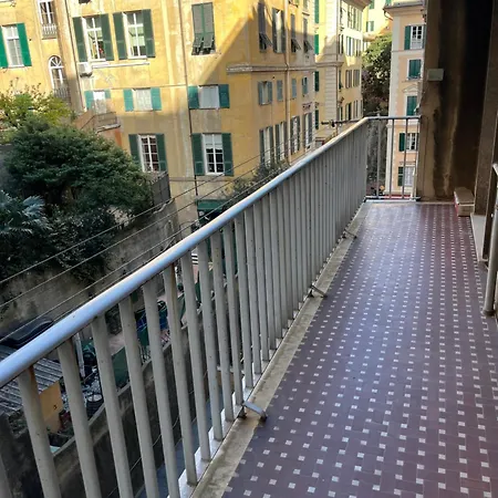 Caffaro House - Center Апартаменты *